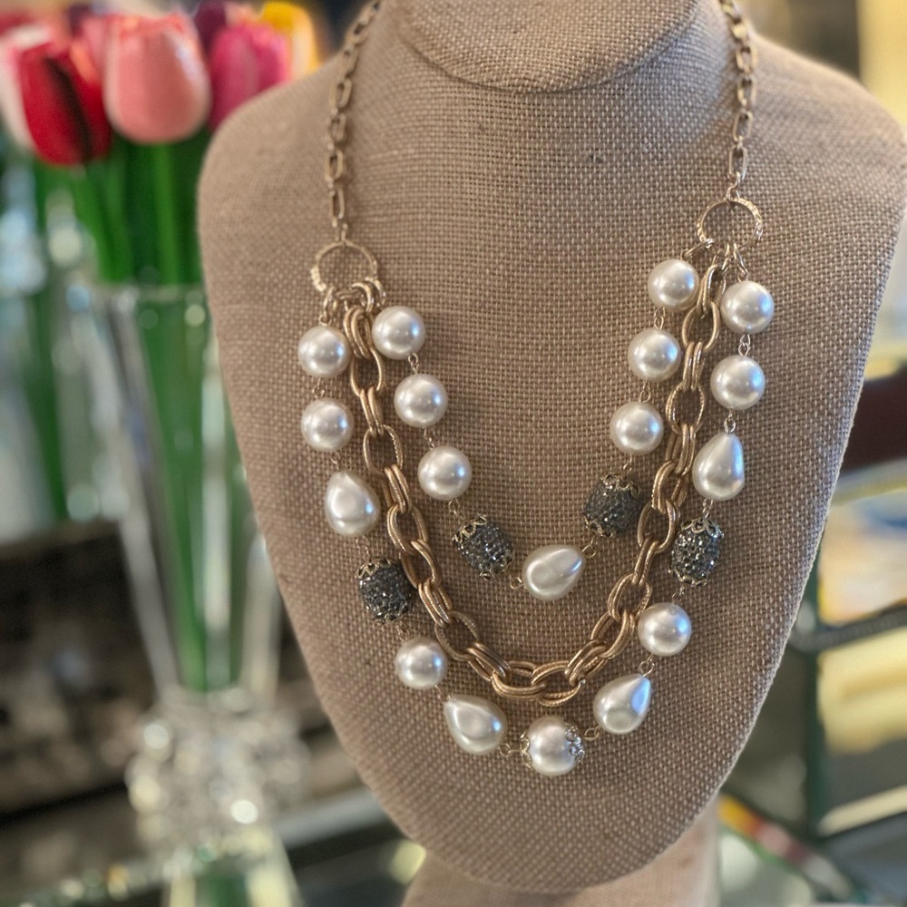 Avon Gold-Tone Necklace with Silver Pearls